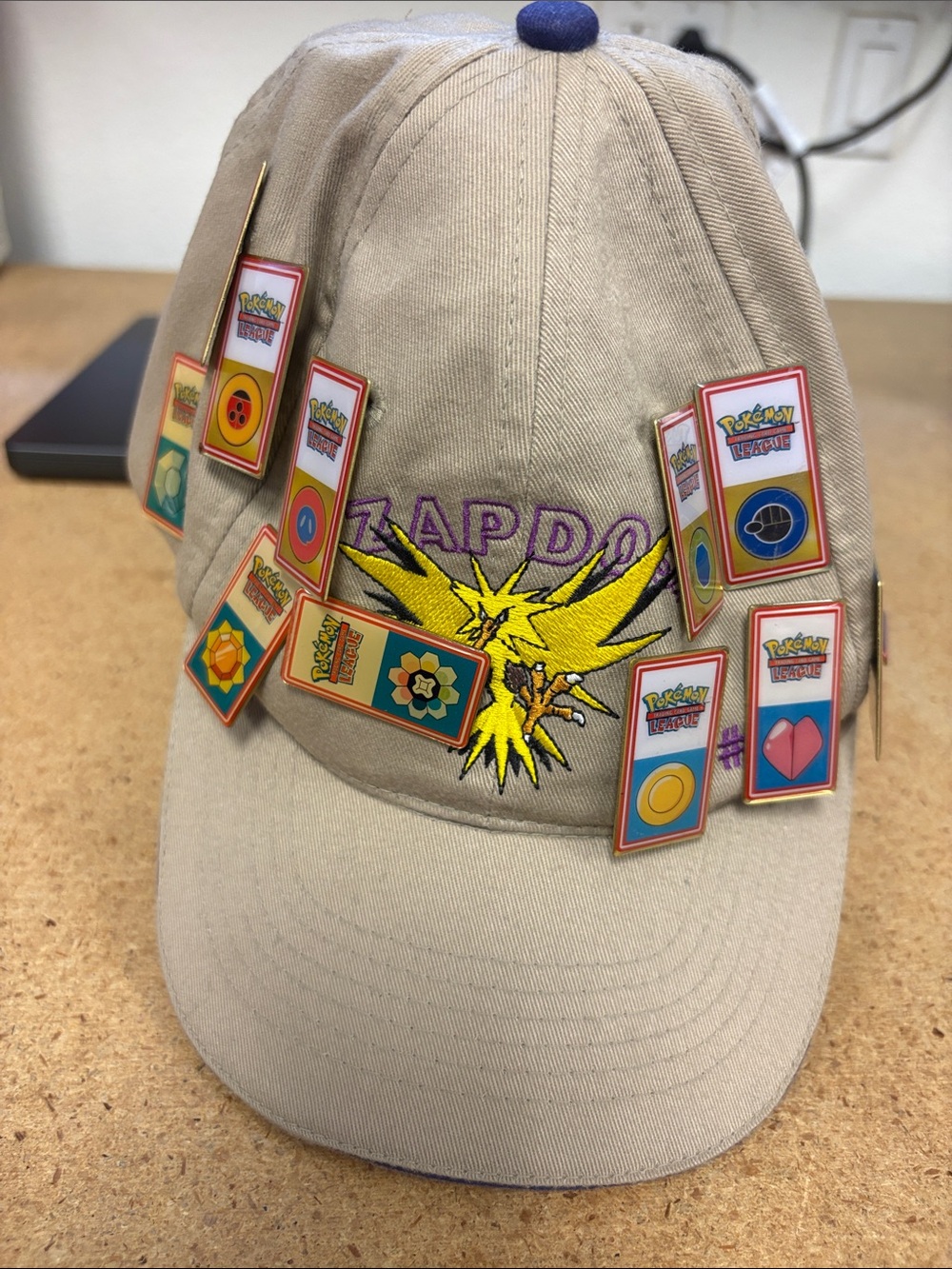 Pokemon Zapdos cap w/ 13 different league Pins RARE vintage